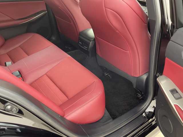 レクサス ＩＳ 300h Fスポーツ 兵庫県 2017(平29)年 6.9万km ブラック ・純正ナビ/CD/DVD/TV/Bluetooth/USB/・バックカメラ/・ハーフレザーシート/・前席シートヒーター/・前席パワーシート/・前後ドライブレコーダー/・Lexus　Safety　System　＋/・プリクラッシュセーフティ/・レーンディパーチャーアラート/・レーダークルーズコントロール/・オートマチックハイビーム/・純正１８インチアルミホイール/・nanoe/・ビルトインETC2.0/・パドルシフト/・ドアミラーヒーター/・LEDヘッドライト/・スマートキー