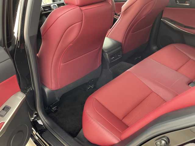 レクサス ＩＳ 300h Fスポーツ 兵庫県 2017(平29)年 6.9万km ブラック ・純正ナビ/CD/DVD/TV/Bluetooth/USB/・バックカメラ/・ハーフレザーシート/・前席シートヒーター/・前席パワーシート/・前後ドライブレコーダー/・Lexus　Safety　System　＋/・プリクラッシュセーフティ/・レーンディパーチャーアラート/・レーダークルーズコントロール/・オートマチックハイビーム/・純正１８インチアルミホイール/・nanoe/・ビルトインETC2.0/・パドルシフト/・ドアミラーヒーター/・LEDヘッドライト/・スマートキー