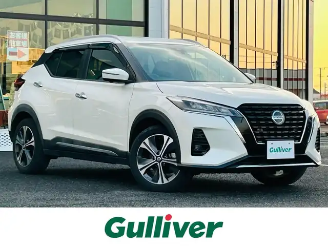 日産 キックス X 熊本県 2021(令3)年 4.3万km ブリリアントホワイトパール 純正カーナビ/AM/FM/BT/CD/DVD/USB/SD/Ipod//・DTV/プロパイロット/エマージェンシーブレーキ/アンチロックブレーキシステム/ビークルダイナミクスコントロール/車線逸脱警報/車線逸脱防止支援機能/ふらつき警報/ペダル踏み間違い加速抑制装置/インテリジェントルームミラー/革巻きステアリング/・ステアリングスイッチ/フォグランプ/ヘッドライトレベライザー/電動格納ミラー/・ウィンカーミラー/ドアバイザー/純正フロアマット