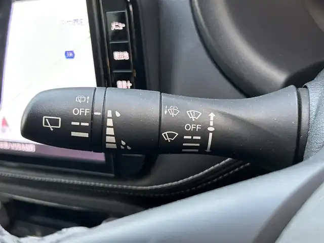 日産 キックス X 熊本県 2021(令3)年 4.3万km ブリリアントホワイトパール 純正カーナビ/AM/FM/BT/CD/DVD/USB/SD/Ipod//・DTV/プロパイロット/エマージェンシーブレーキ/アンチロックブレーキシステム/ビークルダイナミクスコントロール/車線逸脱警報/車線逸脱防止支援機能/ふらつき警報/ペダル踏み間違い加速抑制装置/インテリジェントルームミラー/革巻きステアリング/・ステアリングスイッチ/フォグランプ/ヘッドライトレベライザー/電動格納ミラー/・ウィンカーミラー/ドアバイザー/純正フロアマット