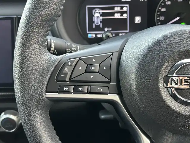 日産 キックス X 熊本県 2021(令3)年 4.3万km ブリリアントホワイトパール 純正カーナビ/AM/FM/BT/CD/DVD/USB/SD/Ipod//・DTV/プロパイロット/エマージェンシーブレーキ/アンチロックブレーキシステム/ビークルダイナミクスコントロール/車線逸脱警報/車線逸脱防止支援機能/ふらつき警報/ペダル踏み間違い加速抑制装置/インテリジェントルームミラー/革巻きステアリング/・ステアリングスイッチ/フォグランプ/ヘッドライトレベライザー/電動格納ミラー/・ウィンカーミラー/ドアバイザー/純正フロアマット