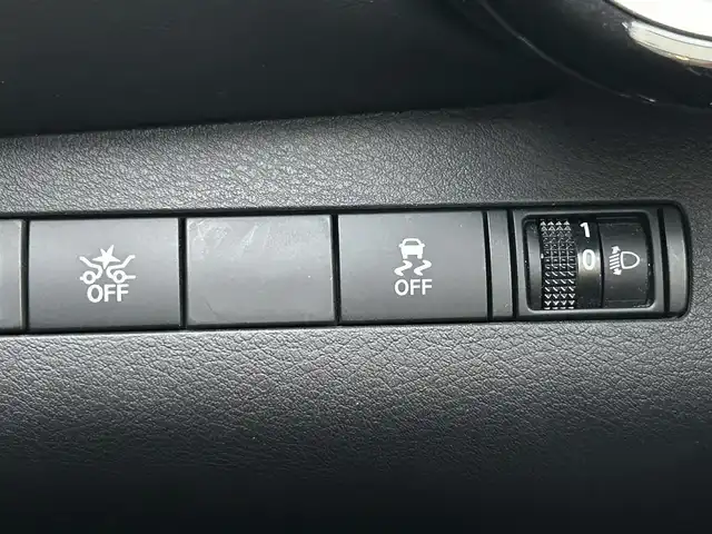 日産 キックス X 熊本県 2021(令3)年 4.3万km ブリリアントホワイトパール 純正カーナビ/AM/FM/BT/CD/DVD/USB/SD/Ipod//・DTV/プロパイロット/エマージェンシーブレーキ/アンチロックブレーキシステム/ビークルダイナミクスコントロール/車線逸脱警報/車線逸脱防止支援機能/ふらつき警報/ペダル踏み間違い加速抑制装置/インテリジェントルームミラー/革巻きステアリング/・ステアリングスイッチ/フォグランプ/ヘッドライトレベライザー/電動格納ミラー/・ウィンカーミラー/ドアバイザー/純正フロアマット