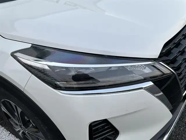 日産 キックス X 熊本県 2021(令3)年 4.3万km ブリリアントホワイトパール 純正カーナビ/AM/FM/BT/CD/DVD/USB/SD/Ipod//・DTV/プロパイロット/エマージェンシーブレーキ/アンチロックブレーキシステム/ビークルダイナミクスコントロール/車線逸脱警報/車線逸脱防止支援機能/ふらつき警報/ペダル踏み間違い加速抑制装置/インテリジェントルームミラー/革巻きステアリング/・ステアリングスイッチ/フォグランプ/ヘッドライトレベライザー/電動格納ミラー/・ウィンカーミラー/ドアバイザー/純正フロアマット