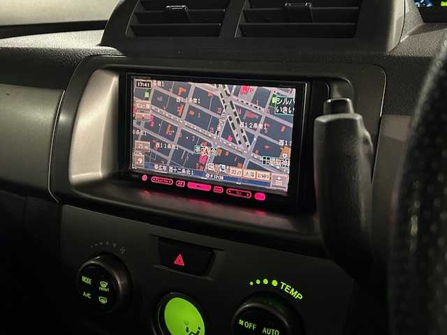 トヨタ ｂＢ Z エアロ Gパッケージ 道東・釧路十勝 2012(平24)年 12.3万km パールホワイト1 寒冷地仕様/社外HDDナビ/　　（DVD/CD/フルセグＴＶ/MSV）/ＨＩＤヘッドライト/フォグライト/革巻きステアリング/ウィンカーミラー/電動格納ミラー/ローダウン（ダウンサス）/横滑り防止装置/純正フロアマット/ドアバイザー/社外エンジンスターター/スマートキー/取扱説明書/保証書/純正15インチアルミホイール/夏タイヤ積み込み/　　（205/40R17、6mm、社外17ＡＷ）