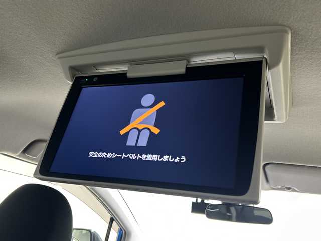 トヨタ シエンタ ハイブリッド G 神奈川県 2019(平31)年 1.1万km コバルトブルーメタリック 純正７型SDナビゲーション【NSZT-W66T】/純正フリップダウンモニター【V12T-R68C】/パノラミックビューモニター/インテリジェントクリアランスソナー【オプション】/純正16インチアルミホイール【オプション】/前席シートヒーター/ステアリングヒーター【オプション】/AC100Vアクセサリーコンセント【オプション】/両側電動スライドドア/セーフティセンス/クルーズコントロール/プリクラッシュセーフティ/レーンディパーチャーアラート/オートハイビーム/パーキングサポートブレーキ/先行車発進告知/リヤシートマインダー/革巻きステアリング/ステアリングスイッチ/前席USB電源ソケット/純正ビルトインETC/社外前後ドライブレコーダー/プッシュスタート/スマートキー/純正リアスポイラー/スペアキー