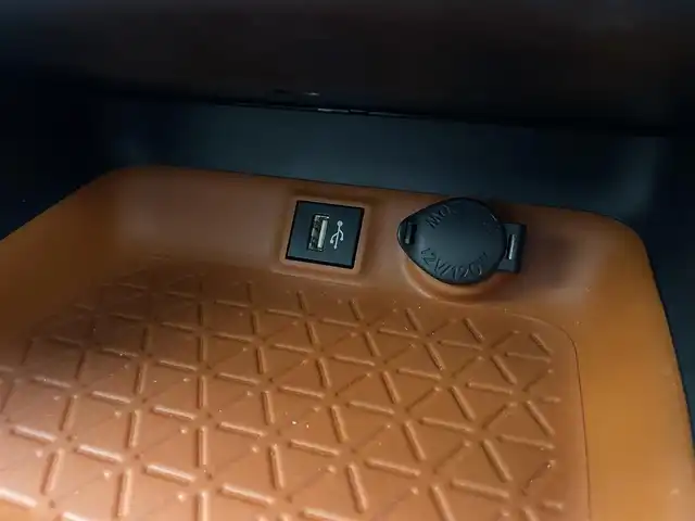 トヨタ ＲＡＶ４ アドベンチャー 埼玉県 2023(令5)年 1.6万km アーバンカーキ 4WD 純正10.5インチナビ　全周囲カメラ　サンルーフ　ルーフレール　ステアリングヒーター　前後ドライブレコーダー　デジタルインナーミラー　電動リアゲート　シートヒーター　エアシート　ハーフレザーシート　ＥＴＣ