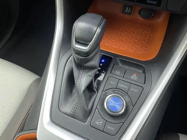 トヨタ ＲＡＶ４ アドベンチャー 埼玉県 2023(令5)年 1.6万km アーバンカーキ 4WD 純正10.5インチナビ　全周囲カメラ　サンルーフ　ルーフレール　ステアリングヒーター　前後ドライブレコーダー　デジタルインナーミラー　電動リアゲート　シートヒーター　エアシート　ハーフレザーシート　ＥＴＣ