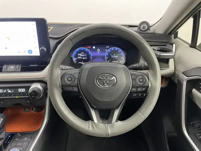 トヨタ ＲＡＶ４ アドベンチャー 埼玉県 2023(令5)年 1.6万km アーバンカーキ 4WD 純正10.5インチナビ　全周囲カメラ　サンルーフ　ルーフレール　ステアリングヒーター　前後ドライブレコーダー　デジタルインナーミラー　電動リアゲート　シートヒーター　エアシート　ハーフレザーシート　ＥＴＣ