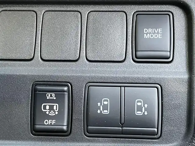 日産 セレナ e－パワー ハイウェイスター V 香川県 2021(令3)年 3.4万km ダークメタルグレー プロパイロット/純正10型ナビ/・CD/DVD/BT/DTV/アラウンドビューモニター/両側電動スライドドア/ハンズフリーオートスライド/インテリジェントルームミラー/革巻きステアリング/ステアリングリモコン/LEDライト/フォグライト/リアロールサンシェード/スマートキー/プッシュスタート