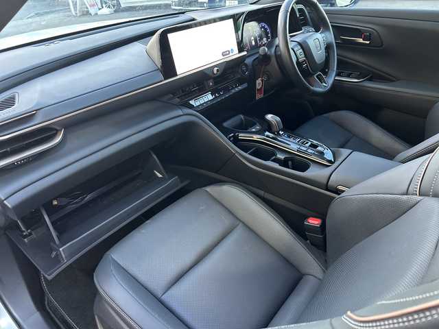 トヨタ クラウン スポーツ Z 福島県 2023(令5)年 3.6万km プレシャスホワイトパール トヨタセーフティセンス/・衝突被害軽減ブレーキ/・オートハイビーム/・車線逸脱警報装置/・レーダークルーズコントロール/・ロードサインアシスト/・プロアクティブドライビングアシスト/純正ディスプレイオーディオナビ/・フルセグTV/BT/FM/AM/・MiraCast/・バックカメラ/・アラウンドビュー/・デジタルインナーミラー/・ビルトインETC2.0/レザーシート/・D+N席シートヒーター/・D+N席エアシート/・D+N席パワーシート/・D席メモリーシート/HUD/革張りステアリング/・ステアリングリモコン/・ステアリングヒーター/電動リアゲート/ワイヤレス充電/電子パーキング/・オートブレーキホールド/パーキングアシスト/横滑り防止装置/プッシュスタート/・スマートキー/・スペアキー1本/電動格納ミラー/・ウィンカーミラー/・オートミラー/・BSM/LEDヘッドライト/・フォグランプ/・オートライト/コーナーセンサー/モデリスタフルエアロ/純正フロアマット/ワンオーナー