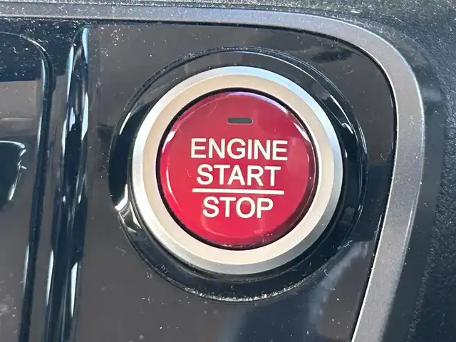 ホンダ Ｎ ＢＯＸ カスタム G ターボ Lパッケージ 岡山県 2016(平28)年 4.2万km プレミアムホワイトパール 登録時走行距離：　42006km/サンルーフ/社外ナビ/バックカメラ/ドライブレコーダー/ETC/両側パワースライドドア/革巻きステアリング/ステアリングスイッチ/純正LEDヘッドライト/オートライト/プッシュスタート/スマートキー/スペアキー×1/アイドリングストップ/純正アルミホイール 15インチ/ドアバイザー/ロールサンシェード/シーケンシャルウインカー/ウインカーミラー/電動格納ミラー/オートリトラミラー/純正フロアマット/横滑防止装置/盗難防止装置/取扱説明書/ナビ取扱説明書/新車時整備手帳