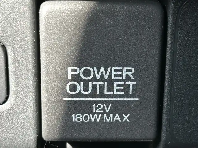 ホンダ Ｎ ＢＯＸ カスタム G ターボ Lパッケージ 岡山県 2016(平28)年 4.2万km プレミアムホワイトパール 登録時走行距離：　42006km/サンルーフ/社外ナビ/バックカメラ/ドライブレコーダー/ETC/両側パワースライドドア/革巻きステアリング/ステアリングスイッチ/純正LEDヘッドライト/オートライト/プッシュスタート/スマートキー/スペアキー×1/アイドリングストップ/純正アルミホイール 15インチ/ドアバイザー/ロールサンシェード/シーケンシャルウインカー/ウインカーミラー/電動格納ミラー/オートリトラミラー/純正フロアマット/横滑防止装置/盗難防止装置/取扱説明書/ナビ取扱説明書/新車時整備手帳