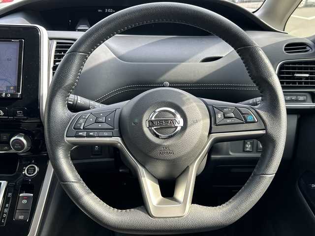 日産 セレナ ハイウェイスター G プロパイロットED 鹿児島県 2017(平29)年 2.3万km マルーンレッド 2トーン 社外8インチナビ(AVIC-RL900)/・TV/BT/CD/DVD/AM.FM/AUX/アラウンドビューモニター/前後ドライブレコーダー/デジタルインナーミラー/プロパイロット/シートヒーター/エアーシート/両側パワースライドドア/オートホールド/前後コーナーセンサー/純正フロアマット/純正アルミホイール/登録時22/682km/ETC/電動格納ミラー/ロールサンシェード/インテリジェントキー/スペアキー