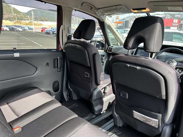 日産 セレナ ハイウェイスター G プロパイロットED 鹿児島県 2017(平29)年 2.3万km マルーンレッド 2トーン 社外8インチナビ(AVIC-RL900)/・TV/BT/CD/DVD/AM.FM/AUX/アラウンドビューモニター/前後ドライブレコーダー/デジタルインナーミラー/プロパイロット/シートヒーター/エアーシート/両側パワースライドドア/オートホールド/前後コーナーセンサー/純正フロアマット/純正アルミホイール/登録時22/682km/ETC/電動格納ミラー/ロールサンシェード/インテリジェントキー/スペアキー