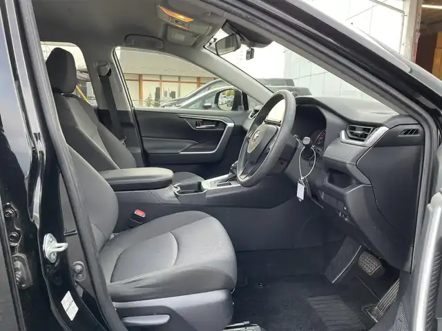トヨタ ＲＡＶ４ X 山梨県 2019(令1)年 7.2万km アティチュードブラックマイカ ワンオーナー/純正9インチメモリナビ（NSZT-Y68T）/フルセグTV/Bluetooth/バックカメラ/ETC/アダプティブクルーズコントロール/Toyota Safety Sense/前ドライブレコーダー/コーナーセンサー/オートライト/オートハイビーム/スペアキー1本