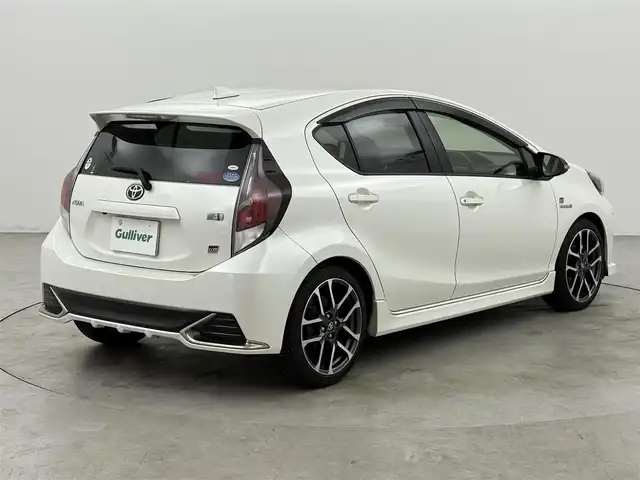 トヨタ アクア G GRスポーツ 17インチPKG 福岡県 2019(平31)年 6.1万km ホワイトパールクリスタルシャイン 禁煙車　/純正７型ナビ/(CD DVD BT フルセグ)　/バックカメラ　/ETC　/トヨタセーフティセンス　/プリクラッシュセーフティ　/レーンキープアシスト　/オートハイビーム　/クルーズコントロール　/ハーフレザーシート　/シートヒーター　/オートライト　/LEDヘッドライト　/フォグランプ