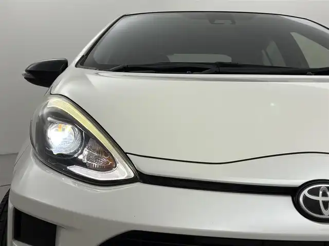 トヨタ アクア G GRスポーツ 17インチPKG 福岡県 2019(平31)年 6.1万km ホワイトパールクリスタルシャイン 禁煙車　/純正７型ナビ/(CD DVD BT フルセグ)　/バックカメラ　/ETC　/トヨタセーフティセンス　/プリクラッシュセーフティ　/レーンキープアシスト　/オートハイビーム　/クルーズコントロール　/ハーフレザーシート　/シートヒーター　/オートライト　/LEDヘッドライト　/フォグランプ