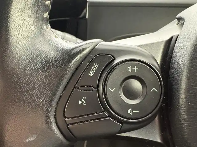 トヨタ アクア G GRスポーツ 17インチPKG 福岡県 2019(平31)年 6.1万km ホワイトパールクリスタルシャイン 禁煙車　/純正７型ナビ/(CD DVD BT フルセグ)　/バックカメラ　/ETC　/トヨタセーフティセンス　/プリクラッシュセーフティ　/レーンキープアシスト　/オートハイビーム　/クルーズコントロール　/ハーフレザーシート　/シートヒーター　/オートライト　/LEDヘッドライト　/フォグランプ