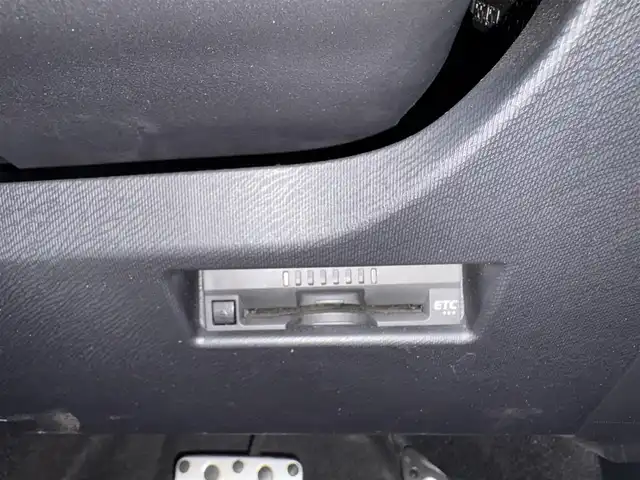 トヨタ アクア G GRスポーツ 17インチPKG 福岡県 2019(平31)年 6.1万km ホワイトパールクリスタルシャイン 禁煙車　/純正７型ナビ/(CD DVD BT フルセグ)　/バックカメラ　/ETC　/トヨタセーフティセンス　/プリクラッシュセーフティ　/レーンキープアシスト　/オートハイビーム　/クルーズコントロール　/ハーフレザーシート　/シートヒーター　/オートライト　/LEDヘッドライト　/フォグランプ