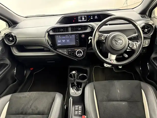 トヨタ アクア G GRスポーツ 17インチPKG 福岡県 2019(平31)年 6.1万km ホワイトパールクリスタルシャイン 禁煙車　/純正７型ナビ/(CD DVD BT フルセグ)　/バックカメラ　/ETC　/トヨタセーフティセンス　/プリクラッシュセーフティ　/レーンキープアシスト　/オートハイビーム　/クルーズコントロール　/ハーフレザーシート　/シートヒーター　/オートライト　/LEDヘッドライト　/フォグランプ