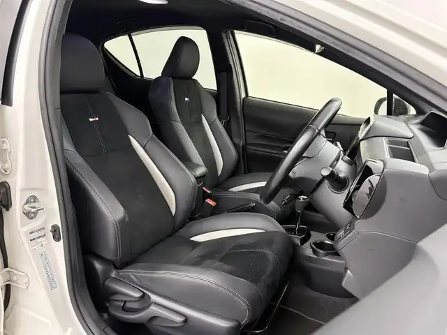 トヨタ アクア G GRスポーツ 17インチPKG 福岡県 2019(平31)年 6.1万km ホワイトパールクリスタルシャイン 禁煙車　/純正７型ナビ/(CD DVD BT フルセグ)　/バックカメラ　/ETC　/トヨタセーフティセンス　/プリクラッシュセーフティ　/レーンキープアシスト　/オートハイビーム　/クルーズコントロール　/ハーフレザーシート　/シートヒーター　/オートライト　/LEDヘッドライト　/フォグランプ