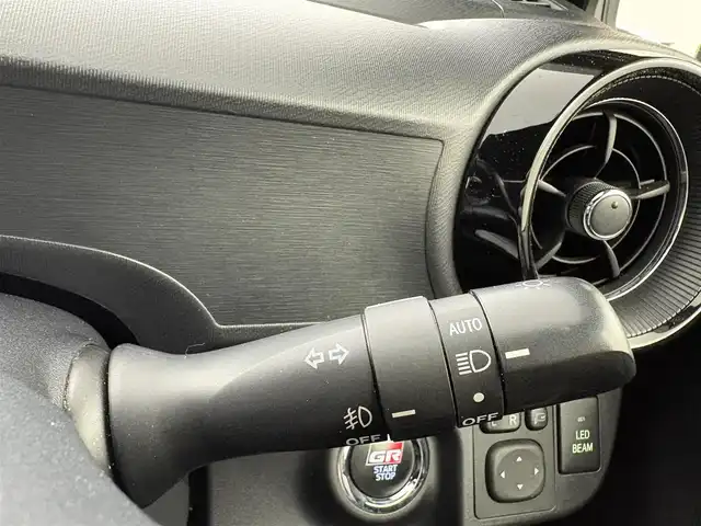 トヨタ アクア G GRスポーツ 17インチPKG 福岡県 2019(平31)年 6.1万km ホワイトパールクリスタルシャイン 禁煙車　/純正７型ナビ/(CD DVD BT フルセグ)　/バックカメラ　/ETC　/トヨタセーフティセンス　/プリクラッシュセーフティ　/レーンキープアシスト　/オートハイビーム　/クルーズコントロール　/ハーフレザーシート　/シートヒーター　/オートライト　/LEDヘッドライト　/フォグランプ