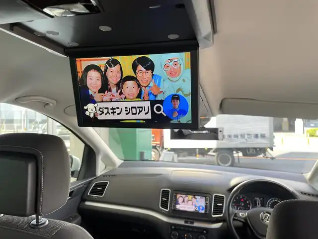 フォルクスワーゲン シャラン TSI コンフォートライン 埼玉県 2016(平28)年 6.9万km パール /純正メモリナビ//フルセグTV//バックカメラ//フリップダウンモニター//CD/DVD/Bluetooth//アダプティブクルーズコントロール//両側パワースライドドア//ETC//スマートキーx2//HIDヘッドライト//フロントアシスト//レーンアシスト//ブラインドスポットディテクション//リヤトラフィックアラート//クリアランスソナー//W&サイドエアバッグ//カーテン&ニーエアバッグ//ABS//横滑り防止装置//オートライト//前後フォグランプ//プライバシーガラス//純正16インチAW//新車時保証書//取扱説明書//ナビ取説