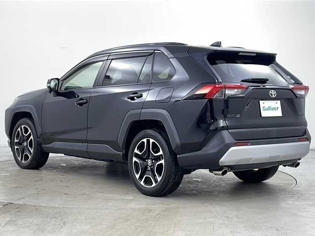 トヨタ ＲＡＶ４ アドベンチャー 道央・札幌 2019(令1)年 7.7万km アティチュードブラックマイカ ・４WD/・ワンオーナー/・社外9インチナビ(KENWOOD MDV-M906HDL)/　Bluetooth/フルセグTV/CD/DVD/・トヨタセーフティセンス/　プリクラッシュセーフティ/　誤発進抑制/　レーントレーシングアシスト/　レーダークルーズコントロール/　オートハイビーム/・バックカメラ/・ビルトインETC/・前後ドライブレコーダー/・ダウンヒルアシスト/・LEDヘッドランプ/・フォグランプ/・ドアバイザー/・純正19インチアルミホイール/・合皮シート/・パワーシート(D席)/・サイド+カーテンエアバッグ/・社外フロアマット/・スマートキー×2本/・保証書、取扱説明書付属