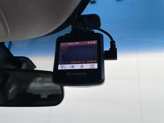 ホンダ フリード ハイブリット G ホンダセンシング 佐賀県 2018(平30)年 6.1万km ホワイトオーキッドパール ホンダセンシング/レーダークルーズコントロール/純正インターナビ/・バックカメラ/・フルセグTV/BT/CD/DVD/純正フリップダウンモニター/両側パワースライドドア/3列シート/７人乗り/LEDヘッドライト/オートライト/ETC/プッシュスタート/フロアマット/ドアバイザー/社外15インチAW/ISOFIX