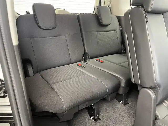 日産 セレナ ハイウェイスター V 埼玉県 2023(令5)年 1.5万km ホワイト 純正１２．３インチメーカーナビ　フルセグＴＶ　アラウンドビューモニター　フリップダウンモニター　インテリジェントルームミラー　両側電動スライドドア　プロパイロット　ＨＤＭＩ　エマージェンシーブレーキ
