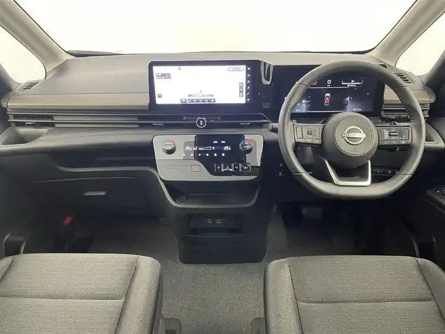 日産 セレナ ハイウェイスター V 埼玉県 2023(令5)年 1.5万km ホワイト 純正１２．３インチメーカーナビ　フルセグＴＶ　アラウンドビューモニター　フリップダウンモニター　インテリジェントルームミラー　両側電動スライドドア　プロパイロット　ＨＤＭＩ　エマージェンシーブレーキ