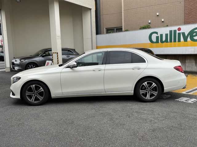 メルセデス・ベンツ Ｅ２２０ｄ アバンギャルド 静岡県 2019(平31)年 8.9万km ダイヤモンドホワイト 純正ナビ/フルセグTV/BT/SD/USB/全方位カメラ/黒革シート/ブルメスターサウンドシステム/パワートランク/衝突軽減ブレーキ/アテンションアシスト/レーンキープアシスト/ブラインドスポットモニター/クリアランスソナー/ヘッドアップディスプレイ/レーダークルーズコントロール/前後ドライブレコーダー/ビルトインETC/前席シートヒーター /前席メモリー付パワーシート/パフュームアトマイザー/純正17インチAW/スマートキー×2/保証書/取扱説明書/R4/6点検記録簿有