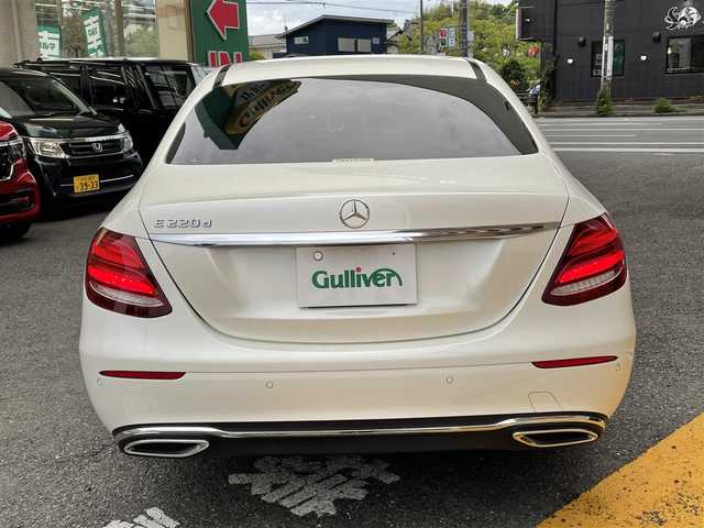 メルセデス・ベンツ Ｅ２２０ｄ アバンギャルド 静岡県 2019(平31)年 8.9万km ダイヤモンドホワイト 純正ナビ/フルセグTV/BT/SD/USB/全方位カメラ/黒革シート/ブルメスターサウンドシステム/パワートランク/衝突軽減ブレーキ/アテンションアシスト/レーンキープアシスト/ブラインドスポットモニター/クリアランスソナー/ヘッドアップディスプレイ/レーダークルーズコントロール/前後ドライブレコーダー/ビルトインETC/前席シートヒーター /前席メモリー付パワーシート/パフュームアトマイザー/純正17インチAW/スマートキー×2/保証書/取扱説明書/R4/6点検記録簿有