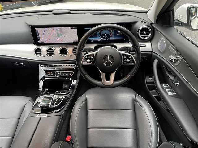 メルセデス・ベンツ Ｅ２２０ｄ アバンギャルド 静岡県 2019(平31)年 8.9万km ダイヤモンドホワイト 純正ナビ/フルセグTV/BT/SD/USB/全方位カメラ/黒革シート/ブルメスターサウンドシステム/パワートランク/衝突軽減ブレーキ/アテンションアシスト/レーンキープアシスト/ブラインドスポットモニター/クリアランスソナー/ヘッドアップディスプレイ/レーダークルーズコントロール/前後ドライブレコーダー/ビルトインETC/前席シートヒーター /前席メモリー付パワーシート/パフュームアトマイザー/純正17インチAW/スマートキー×2/保証書/取扱説明書/R4/6点検記録簿有