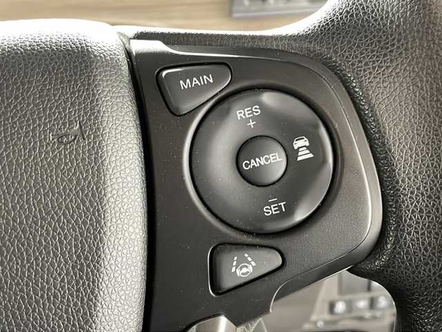 ホンダ フリード ハイブリット G ホンダセンシング 福岡県 2022(令4)年 2.4万km プラチナホワイトパール ・社外ナビ/・15インチ社外ホイール/・Bluetooth/・IPoｄ/・CD/DVD/・ETC/・クルコン/・ドラレコ/・両側パワスラ/・LEDヘッドライト/・純正フロアマット