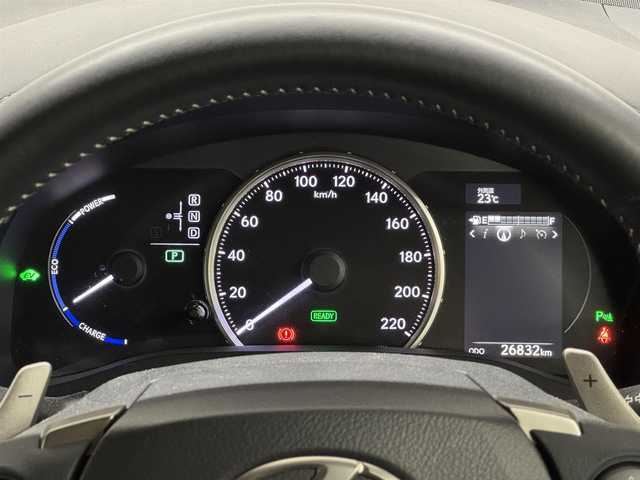 レクサス ＣＴ 200h Fスポーツ 三重県 2014(平26)年 2.7万km ホワイトノーヴァガラスフレーク ハイブリッド/FF/MTモード付インパネCVT/純正 7インチナビ/（AM/FM/CD/DVD/HDDREC/USB/AUX/TV）/バックガイドモニター/ドライブレコーダー 前方/ビルトイン ETC（DSRCユニット・ITSスポット対応）/安全/・車両接近通報装置/・ABS/・ブレーキアシスト/装備/・8wayパワーシート（D電動ランバーサポート付/N）/・シートヒーター（D/N）/・左右独立オートエアコン（花粉除去モード付）/・クルーズコントロール/・オートライト/・LEDヘッドランプ/・フロントフォグランプ/・パドルシフト/・自動防眩ルームミラー/・電動格納ドアミラー/・プッシュスタート/・純正17inAW/・保/取/ナビ取/・予備スマートキーx1＋カードキーx1/など
