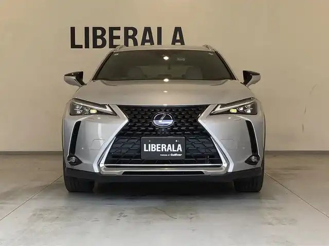 レクサス ＵＸ 250h バージョンL 熊本県 2019(令1)年 3.4万km プラチナムシルバーメタリック ワンオーナー車/純正ナビ/Bluetooth/CD/DVD/SD/Miracast/フルセグテレビ/360°カメラ/レーダークルーズコントロール/ホワイトレザーシート/メモリシート/ヒートシーター/エアシート/パワーシート/パワーバックドア/ステアリングヒーター/ステアリングスイッチ/LEXUSsafety/レーンキープアシスト/プリクラッシュセーフティ/ブラインドスポットモニター/クリアランスソナー/ビルトインETC2.0/前後ドライブレコーダー/LEDオートライト/純正18インチアルミホイール