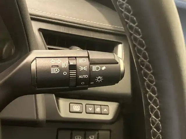 レクサス ＵＸ 250h バージョンL 熊本県 2019(令1)年 3.4万km プラチナムシルバーメタリック ワンオーナー車/純正ナビ/Bluetooth/CD/DVD/SD/Miracast/フルセグテレビ/360°カメラ/レーダークルーズコントロール/ホワイトレザーシート/メモリシート/ヒートシーター/エアシート/パワーシート/パワーバックドア/ステアリングヒーター/ステアリングスイッチ/LEXUSsafety/レーンキープアシスト/プリクラッシュセーフティ/ブラインドスポットモニター/クリアランスソナー/ビルトインETC2.0/前後ドライブレコーダー/LEDオートライト/純正18インチアルミホイール