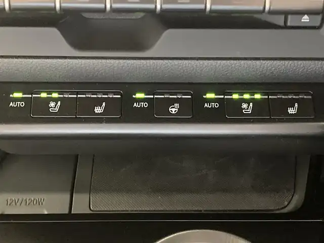 レクサス ＵＸ 250h バージョンL 熊本県 2019(令1)年 3.4万km プラチナムシルバーメタリック ワンオーナー車/純正ナビ/Bluetooth/CD/DVD/SD/Miracast/フルセグテレビ/360°カメラ/レーダークルーズコントロール/ホワイトレザーシート/メモリシート/ヒートシーター/エアシート/パワーシート/パワーバックドア/ステアリングヒーター/ステアリングスイッチ/LEXUSsafety/レーンキープアシスト/プリクラッシュセーフティ/ブラインドスポットモニター/クリアランスソナー/ビルトインETC2.0/前後ドライブレコーダー/LEDオートライト/純正18インチアルミホイール