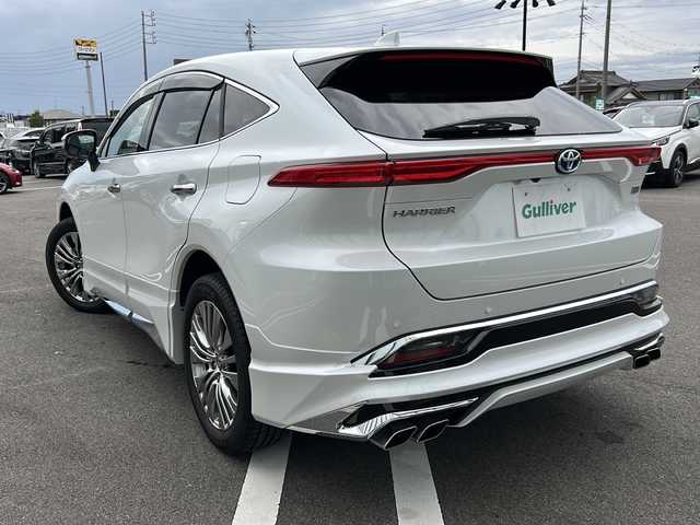 トヨタ ハリアー ハイブリッド Z レザーパッケージ 岐阜県 2023(令5)年 1万km プラチナホワイトパールマイカ 登録時走行距離9295km/デジタルインナーミラー　/調光パノラマルーフ　/純正１２．３インチナビ　/フルセグＴＶ　/トヨタセーフティセンス　/ＪＢＬプレミアムサウンド　/バックカメラ　/サイドカメラ　/ワンオーナー　/パワーシート　/パワーバックドア/エアシート/シートヒーター/ステアリングヒーター/レーンキープアシスト/前後コーナーセンサー/LEDヘッドライト/フォグランプ/オートライト/オートマチックハイビーム/純正フロアマット/純正アルミホイール/ETC2/0/アイドリングストップ/スマートキー/スペアキー/プッシュスタート