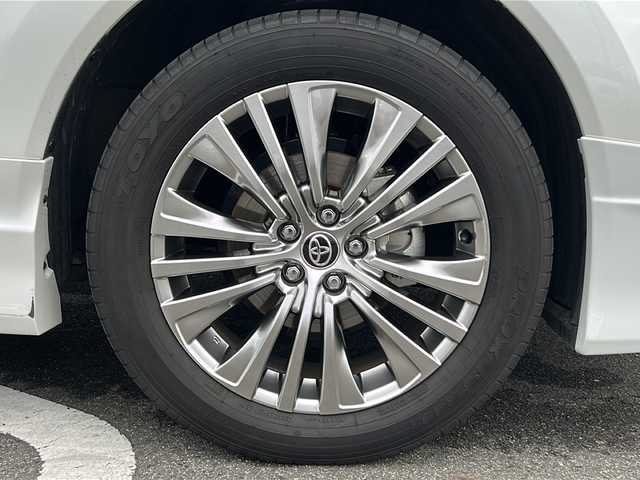 トヨタ ハリアー ハイブリッド Z レザーパッケージ 岐阜県 2023(令5)年 1万km プラチナホワイトパールマイカ 登録時走行距離9295km/デジタルインナーミラー　/調光パノラマルーフ　/純正１２．３インチナビ　/フルセグＴＶ　/トヨタセーフティセンス　/ＪＢＬプレミアムサウンド　/バックカメラ　/サイドカメラ　/ワンオーナー　/パワーシート　/パワーバックドア/エアシート/シートヒーター/ステアリングヒーター/レーンキープアシスト/前後コーナーセンサー/LEDヘッドライト/フォグランプ/オートライト/オートマチックハイビーム/純正フロアマット/純正アルミホイール/ETC2/0/アイドリングストップ/スマートキー/スペアキー/プッシュスタート