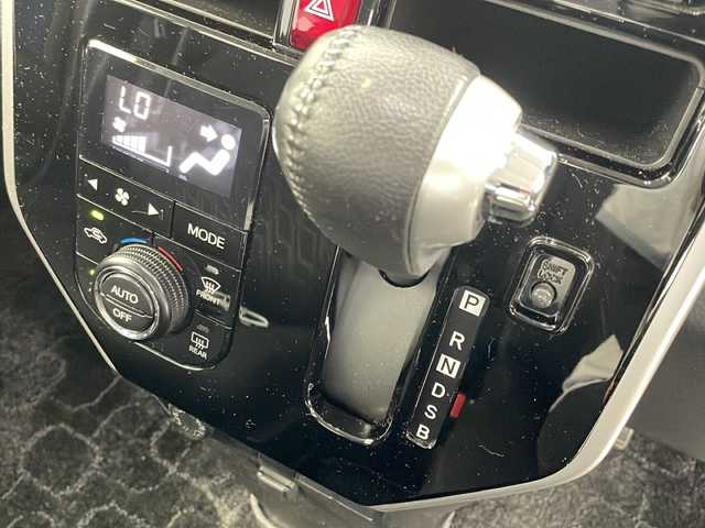 トヨタ ルーミー カスタムG 岐阜県 2019(令1)年 4.6万km パールホワイトⅢ 純正ナビ/CD/DVD/Bluetooth/SD/フルセグTV/バックモニター/両側パワースライドドア/プリクラッシュセーフティシステム/クリアランスソナー/シートヒーター/クルーズコントロール/オートLEDヘッドライト/オートマチックハイビーム/電動格納ミラー/オートリトラミラー/ステアリングスイッチ/前後ドライブレコーダー/ETC/スマートキー/プッシュスタート