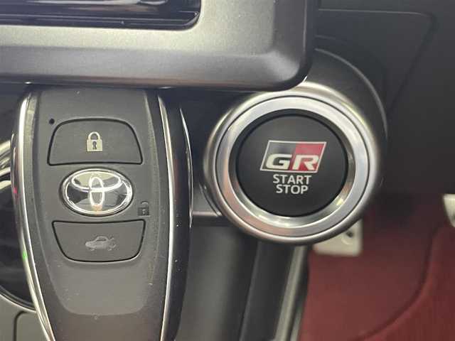 トヨタ ＧＲ８６ RZ 群馬県 2023(令5)年 1.1万km クリスタルホワイトパール 純正9インチナビ（NSZT-Y68T)/・AM/FM/CD/DVD/SD/Bluetooth/フルセグTV/バックカメラ/ハーフレザーシート/前席シートヒーター /クルーズコントロール/スマートキー /プッシュスタート/ETC/LEDヘッドライト/オートライト/バックフォグランプ/純正18インチアルミホイール