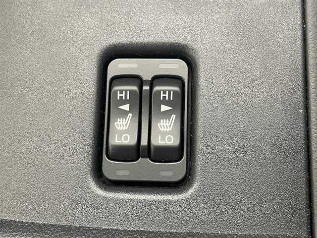 トヨタ ＧＲ８６ RZ 群馬県 2023(令5)年 1.1万km クリスタルホワイトパール 純正9インチナビ（NSZT-Y68T)/・AM/FM/CD/DVD/SD/Bluetooth/フルセグTV/バックカメラ/ハーフレザーシート/前席シートヒーター /クルーズコントロール/スマートキー /プッシュスタート/ETC/LEDヘッドライト/オートライト/バックフォグランプ/純正18インチアルミホイール