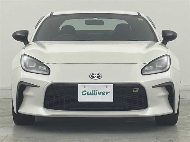 トヨタ ＧＲ８６ RZ 群馬県 2023(令5)年 1.1万km クリスタルホワイトパール 純正9インチナビ（NSZT-Y68T)/・AM/FM/CD/DVD/SD/Bluetooth/フルセグTV/バックカメラ/ハーフレザーシート/前席シートヒーター /クルーズコントロール/スマートキー /プッシュスタート/ETC/LEDヘッドライト/オートライト/バックフォグランプ/純正18インチアルミホイール