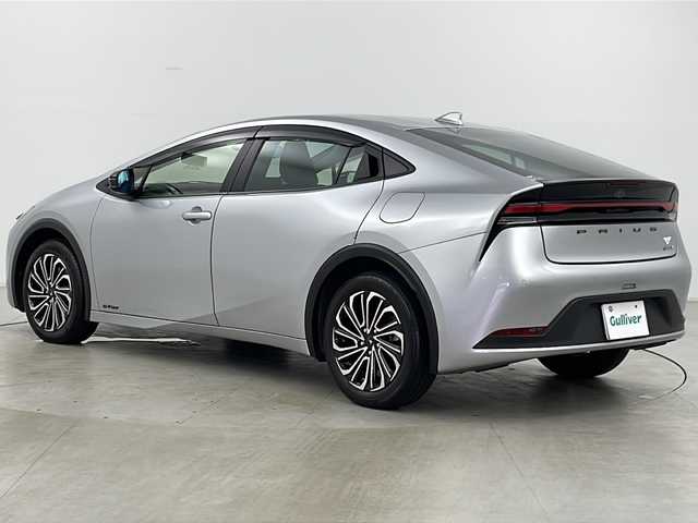 トヨタ プリウス X 道央・札幌 2023(令5)年 6.9万km シルバーメタリック ・4WD/・寒冷地仕様/・ワンオーナー/・トヨタセーフティセンス/・純正ディスプレイオーディオ/（BT USB Miracast フルセグ）/・BSM/・レーダークルーズコントロール/・ステアリングスイッチ/・バックカメラ/・AC1001500W/・バックフォグ/・LEDヘッドライト/・社外ミラー型ドラレコ/・スマートキー/・オートハイビーム/・モデリスタ１７インチAW/・/・