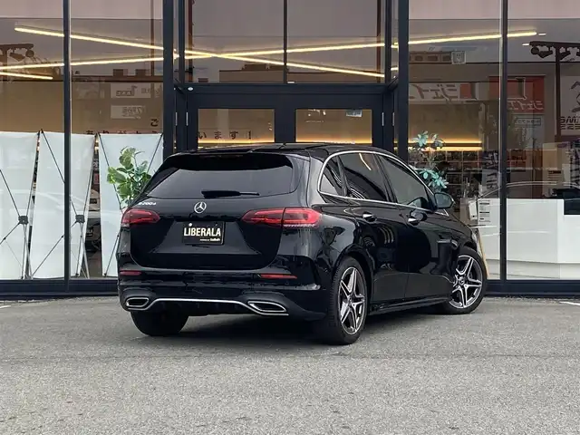 メルセデス・ベンツ Ｍ・ベンツ Ｂ２００ｄ AMGライン 福岡県 2023(令5)年 2.8万km コスモスブラック ・レーダーセーフティＰＫＧ/・純正ＨＤＤナビ／ＵＳＢ／ＢＴ/・バックカメラ/・ハーフレザーシート／シートヒーター/・ＰＷバックドア/・ＬＥＤライト/・ドライブレコーダー/・地デジ/・キーレスゴー/・保証書/・取扱説明書