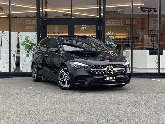 メルセデス・ベンツ Ｍ・ベンツ Ｂ２００ｄ AMGライン 福岡県 2023(令5)年 2.8万km コスモスブラック ・レーダーセーフティＰＫＧ/・純正ＨＤＤナビ／ＵＳＢ／ＢＴ/・バックカメラ/・ハーフレザーシート／シートヒーター/・ＰＷバックドア/・ＬＥＤライト/・ドライブレコーダー/・地デジ/・キーレスゴー/・保証書/・取扱説明書