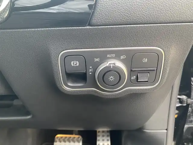 メルセデス・ベンツ Ｍ・ベンツ Ｂ２００ｄ AMGライン 福岡県 2023(令5)年 2.8万km コスモスブラック ・レーダーセーフティＰＫＧ/・純正ＨＤＤナビ／ＵＳＢ／ＢＴ/・バックカメラ/・ハーフレザーシート／シートヒーター/・ＰＷバックドア/・ＬＥＤライト/・ドライブレコーダー/・地デジ/・キーレスゴー/・保証書/・取扱説明書