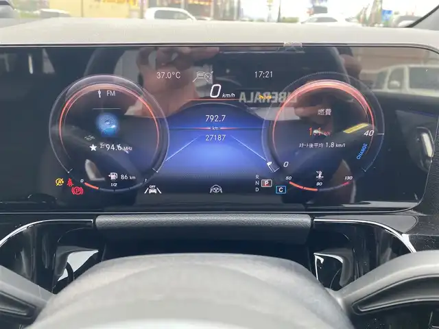 メルセデス・ベンツ Ｍ・ベンツ Ｂ２００ｄ AMGライン 福岡県 2023(令5)年 2.8万km コスモスブラック ・レーダーセーフティＰＫＧ/・純正ＨＤＤナビ／ＵＳＢ／ＢＴ/・バックカメラ/・ハーフレザーシート／シートヒーター/・ＰＷバックドア/・ＬＥＤライト/・ドライブレコーダー/・地デジ/・キーレスゴー/・保証書/・取扱説明書